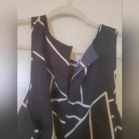 DKNYC Women's Geometric Jumpsuit. - Picture 8 of 11